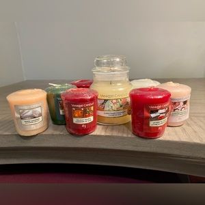 Yankee candle mini christmas holiday set (7 mini holiday scents and 1 small jar)